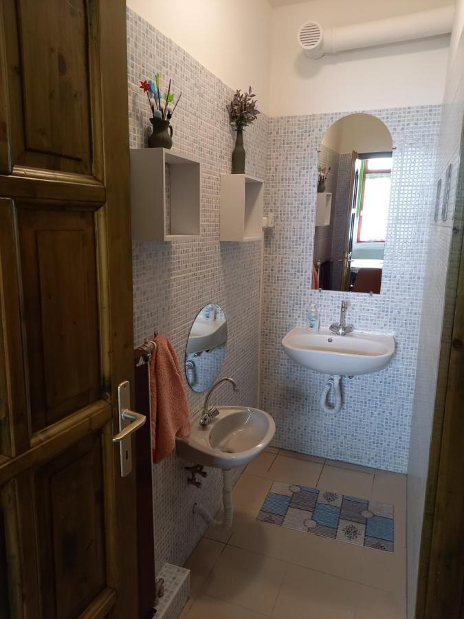 Gábor Vendégház Eger Esterno foto